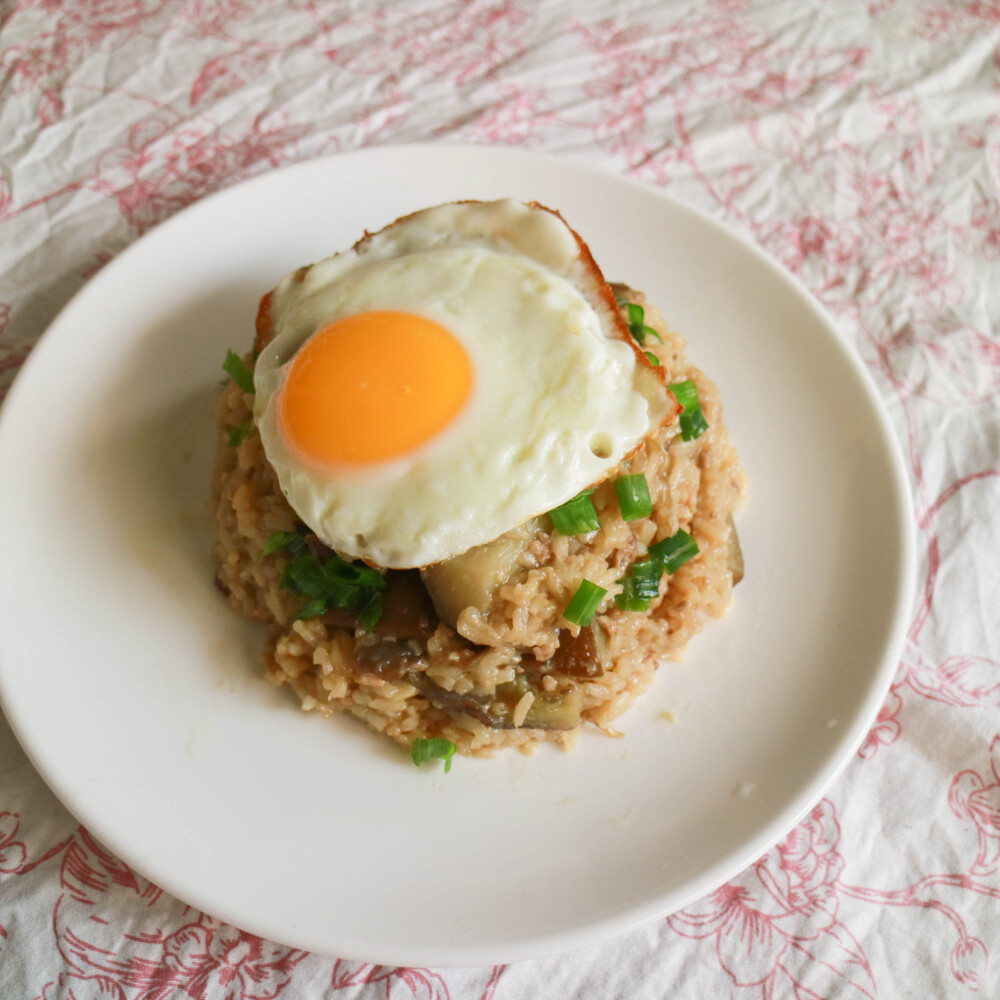 鸡翅咖喱乌冬面，糯米丸子，茄子荷包蛋饭，茄子拌面，蛋卷，汤面