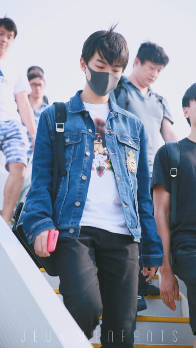 #王俊凯#+#TFBOYS王俊凯#+#TFBOYS#+cr:情趁年少KarRoy