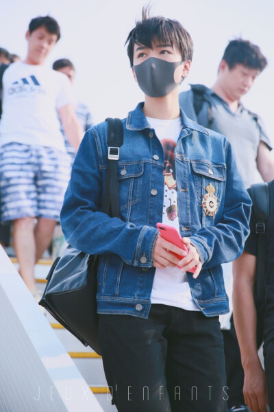 #王俊凯#+#TFBOYS王俊凯#+#TFBOYS#+cr:情趁年少KarRoy