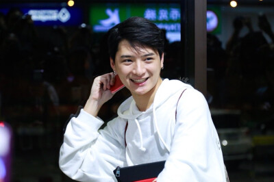 泰剧一年生 王慧侦 暖暖 阿日学长 Arthit KristPerawat
cr.Twitter:@logo