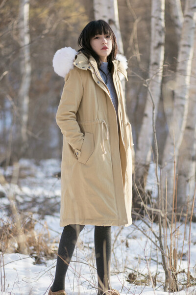加绒加厚棉服女冬季韩版气质简约宽松大衣连帽棉衣保暖外套。连衣裙，半高领长袖打底毛线裙中长款。