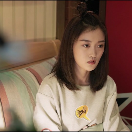 女头侯佩杉张静美