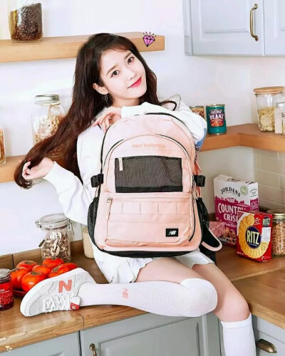 iu小甜豆♡newbalance代言图