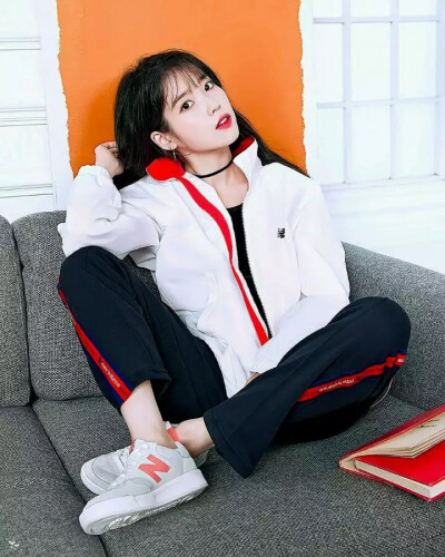 iu♡newbalance代言图♡超酷