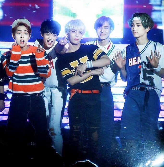 SHINee。
