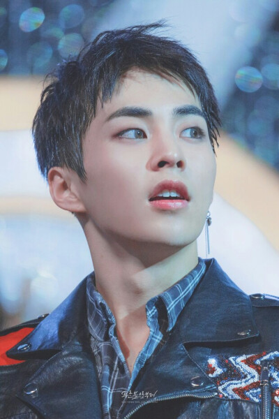 这组图调色特别好看(一波旧图)
cr:bluespring _xo
XIUMIN