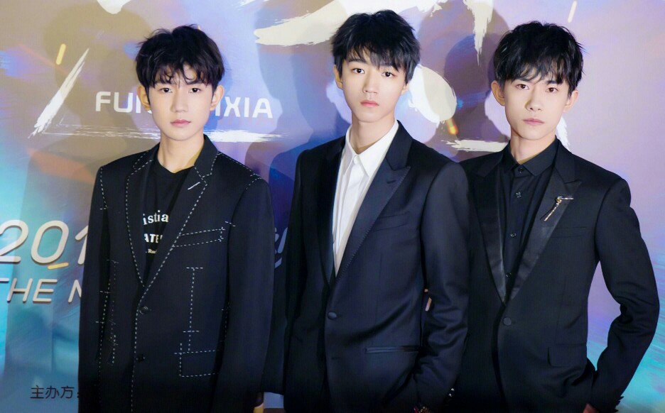 tfboys 王俊凯 王源 易烊千玺
2017移动视频风云盛典中，获得年度影响力偶像组合奖及年度杰出公益人物