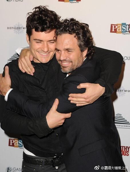 #MarkRuffalo# 马克叔，一个激动就想抱抱举高高のboy ​​​​