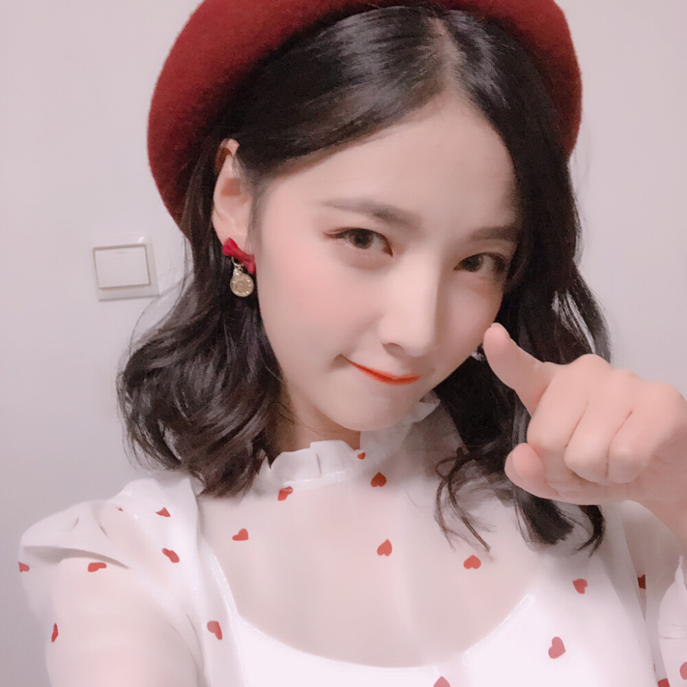 ♡韩系+女生+欧美+半身+唯美+遮脸+镜子照+中式风+安静+可爱+卖萌+个性+自拍+狗狗+猫猫+森系+背影杀手+侧面+黑白+情头+女生头像+小清新+闺蜜+动漫+双人+四宫格+白边+双马尾+眼妆+自调+手控+腿控+软妹少女心+♡