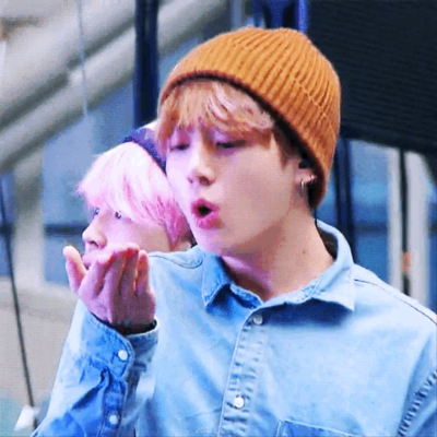 田柾国/田小国JUNGKOOK
cr.姜以安 自截图调色
拿图点赞收藏会不定时更图的谢谢