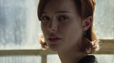 308 Natalie Portman（娜塔丽·波特曼）：美国Mike Nichols（迈克·尼科尔斯）《Closer（偷心/靠不近的爱/接近）》女二 Alice（艾丽丝） 3