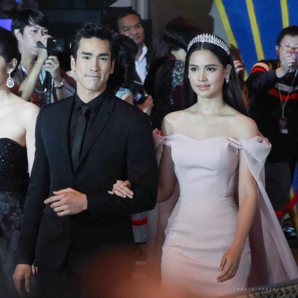 Yaya Urassaya Sperbund-Barry Nadech Kugimiya/naya