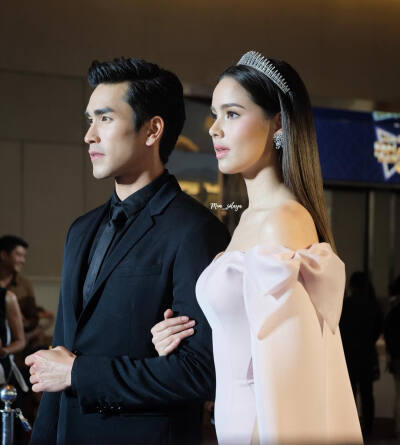 Yaya Urassaya Sperbund-Barry Nadech Kugimiya/naya