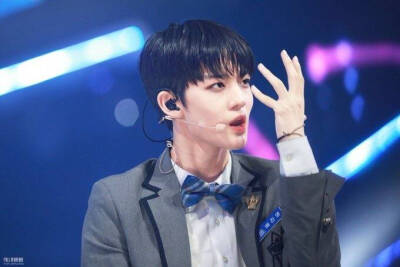 裴珍映走钻石路吧❤