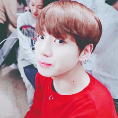 田柾国/田小国JUNGKOOK
cr.姜以安 自截图调色
拿图点赞收藏会不定时更图的谢谢