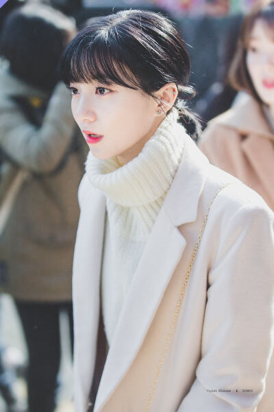 Oh My Girl 裴有彬