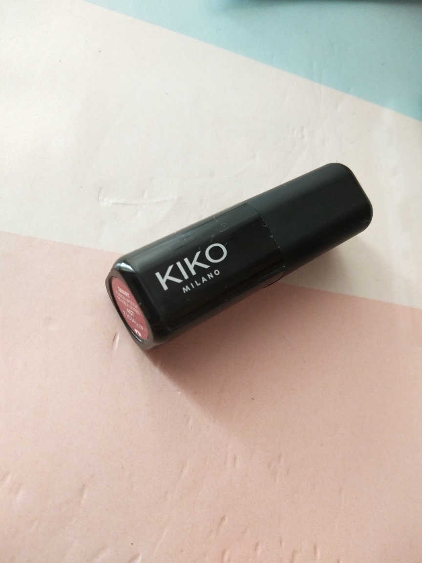 KIKO 407
靠谱代购做活动时候买的，才35块你敢信！手臂试色和MAC brick-o-la 简直一毛一样，但是这只上唇偏粉。