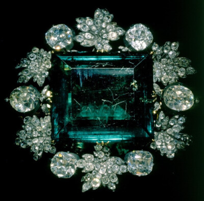 Emerald brooch with diamonds All that we have know is the document that this brooch was performed at the beginning of the 19th century for Emperor Pavel I’ son - Konstantin, the junior brother of Ale…