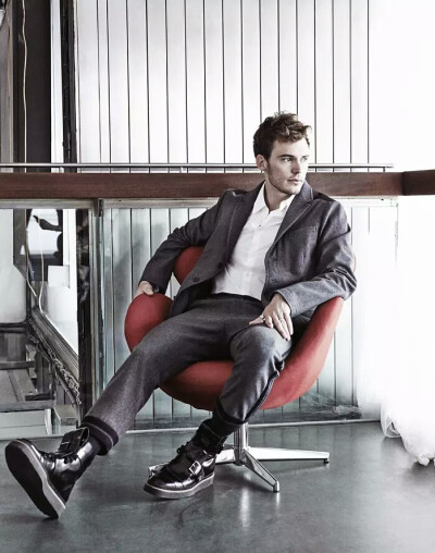 Sam Claflin