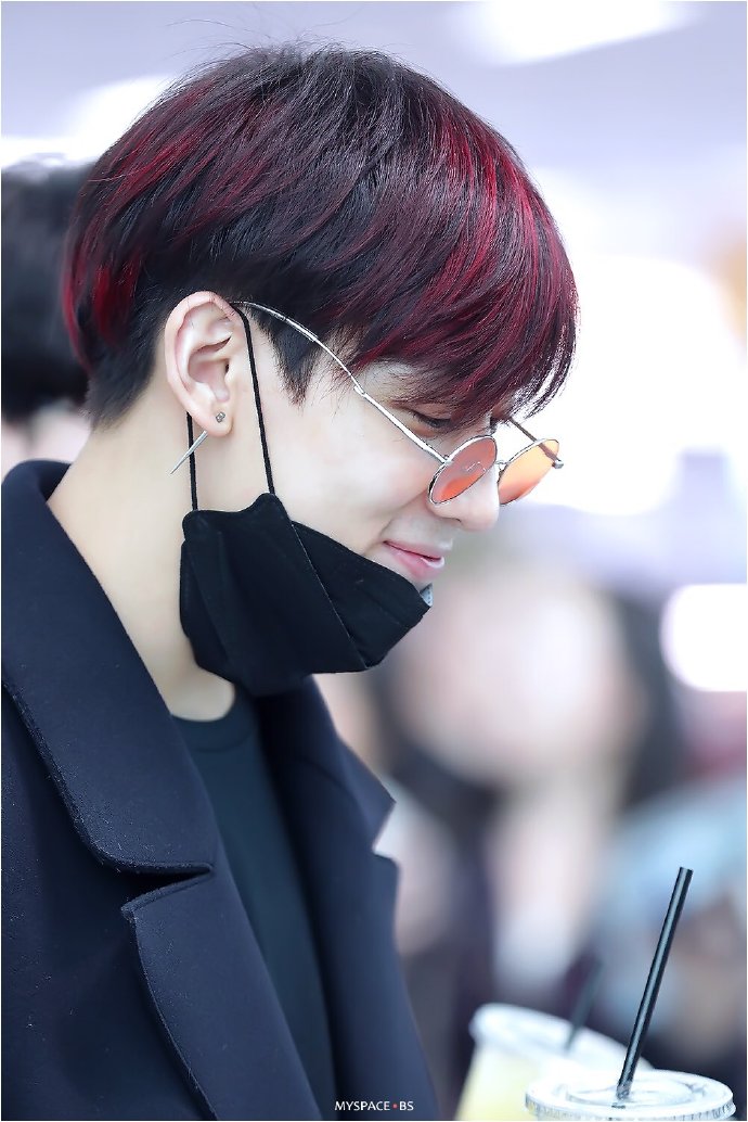 #GOT7##BamBam##百色百态bambam#【FireBird_BamBam火鸟站】［18.02.05-曼谷机场-饭拍高清-cr.myspace_bs-禁二改商用转载注明出处］ ​ ​​​​