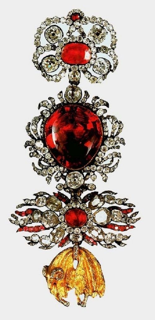 Golden Fleece Order, neck badge, 1760-1770. Gold, almandine garnet, diamond, rubies, Royal residence, Munich, Germany.