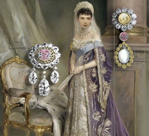 The largest pearl of this kind was the ’Perle Napoléon’ of 346,27 grains which was the largest known pearl in Europe in the beginning of the 19th century. It seems that both brooches w