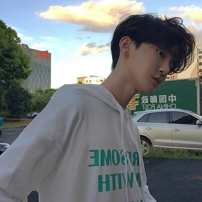  你先快乐 我的事以后再说 ​​​