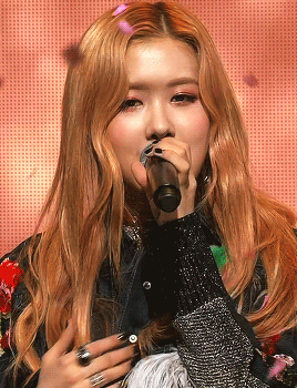 朴彩英rose/韩国女歌手blackpink组合成员/喜欢收藏拿图点赞欢迎提名