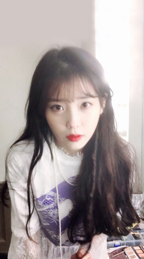 IU(李知恩) 壁纸