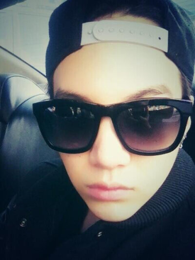 Suga 闵玧其 BTS 防弹少年团 出道前黑发其嫩出水