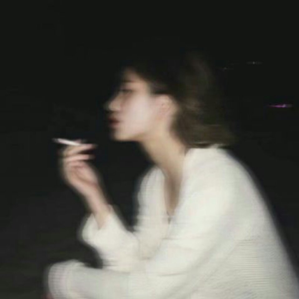 虚化酷炫女生头像.