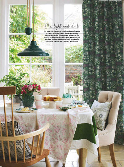 春日的房間。
Country Homes & Interiors March 2018 