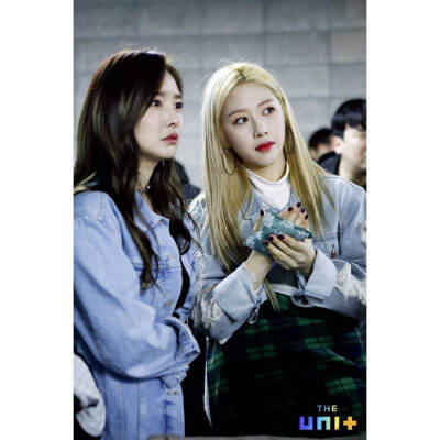 #SONAMOO##THE UNIT#洪宜珍
洪宜珍，1996年10月8日出生于韩国光州广域市，韩国女歌手，女子演唱组合SONAMOO成员。