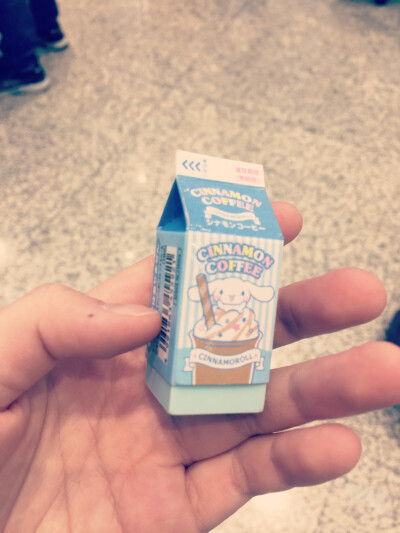 cinnamoroll 牛奶~橡皮|｡･㉨･)っ♡ 