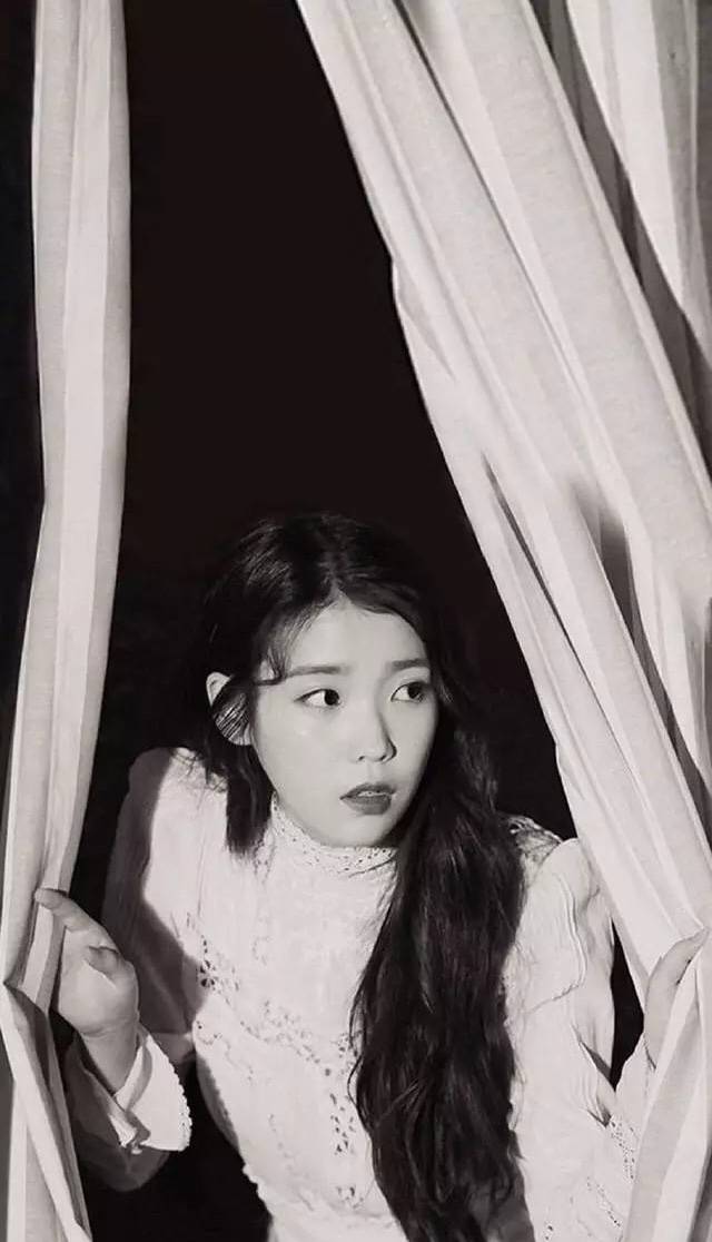 IU