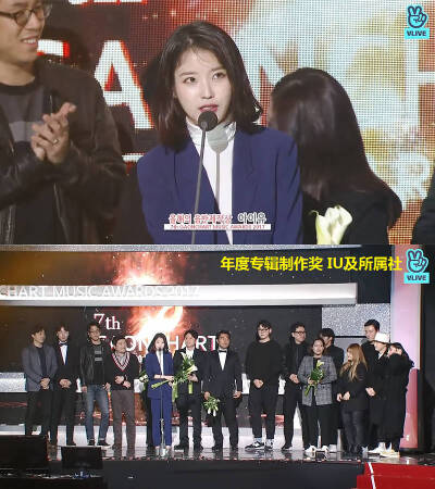 iu Gaon Music Awards
2018年Gaon颁奖礼五冠王了解一下
年度歌手奖-数字音源部门 3月 IU-夜信
年度歌手奖-数字音源部门 4月 IU-palette
年度Steady Seller音源赏 IU 夜信
年度作词家奖 IU
年度专辑制作奖 IU及所属社…