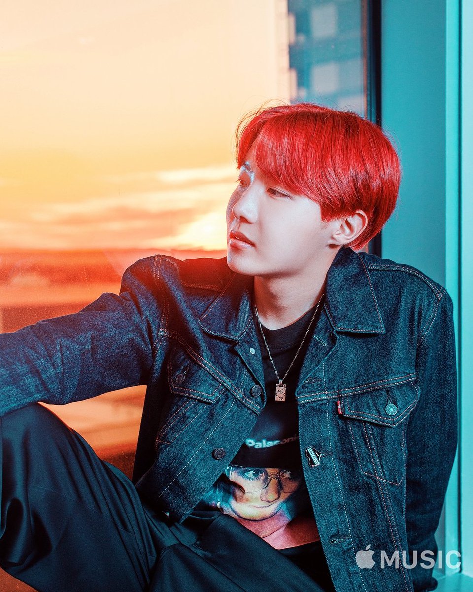 J-hope 郑号锡 BTS 防弹少年团 新年桌面预订