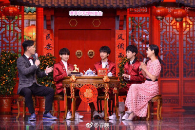 TFBOYS#金犬贺岁，添福迎春#