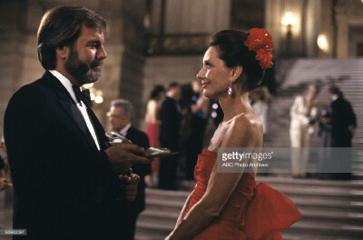 《窃贼之爱》奥黛丽赫本参演的最后一部电影，此时的赫本已经58岁了。