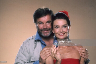 《窃贼之爱》奥黛丽赫本参演的最后一部电影，此时的赫本已经58岁了。