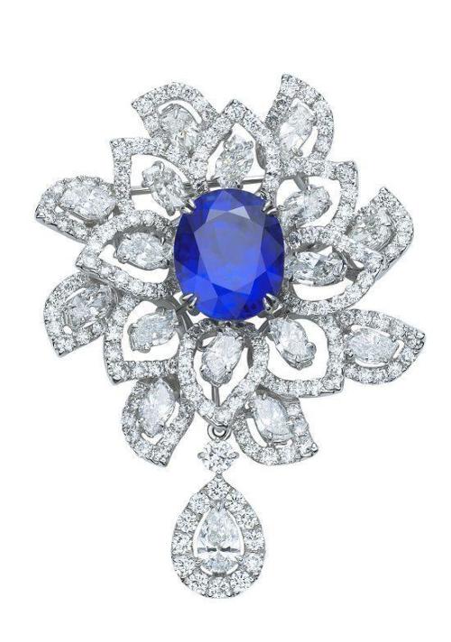 始源于中世纪欧洲,据说若蓝宝石配戴者对感情不忠,蓝宝石便会改变颜色