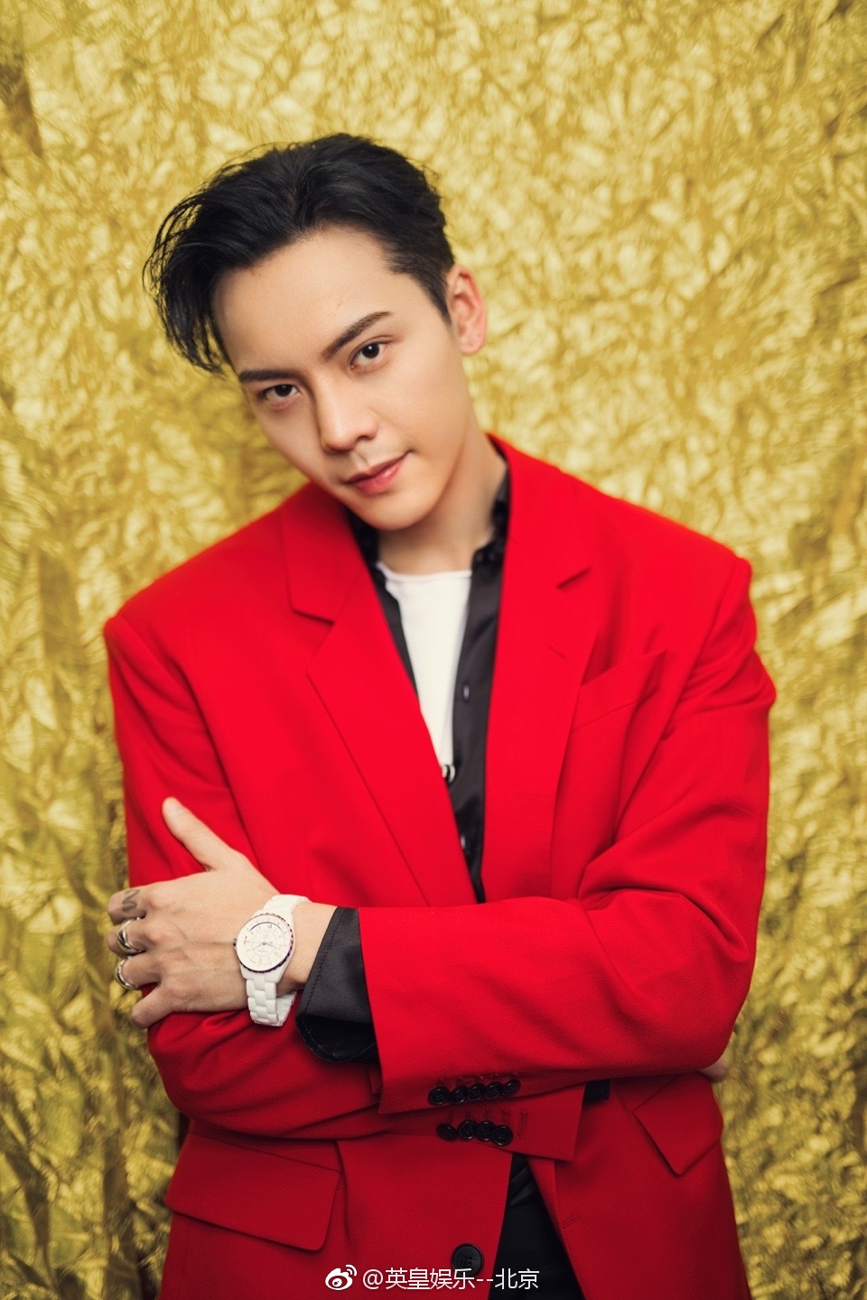 【陈伟霆 William Chan】180215 央视春晚 960 x 1440 px (图源: 微博@英皇娱乐--北京 weibo.com/3270824053/G3hFxFVf2)