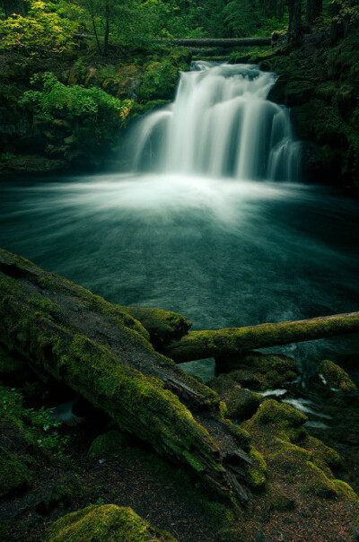 Whitehorse Falls by Claus Cheng