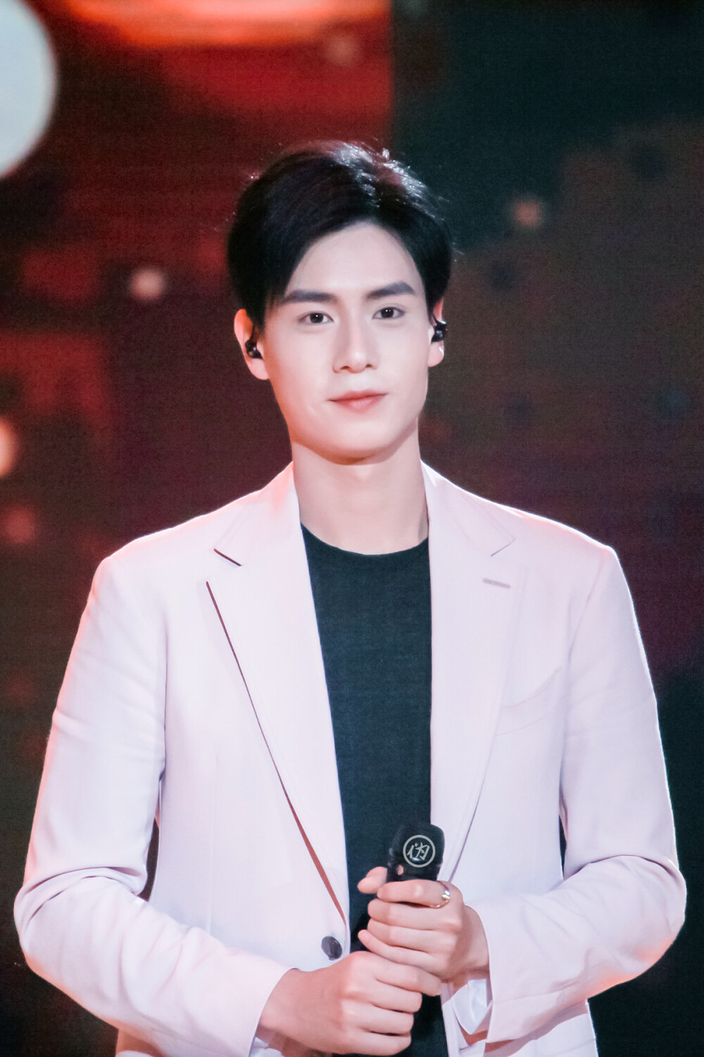 胡一天东方卫视春晚录制