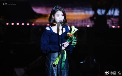 【tvreport】#IU# 通过ins公开#第七届GaonMusicAwards颁奖礼# 幕后花絮照,美丽&活泼可爱~ 