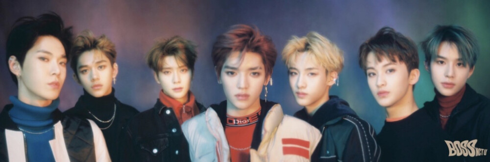 啊啊啊！我昏古去！真的好奇，复古甜心和军装怎么搭在一个MV里？色彩特别地浓重！