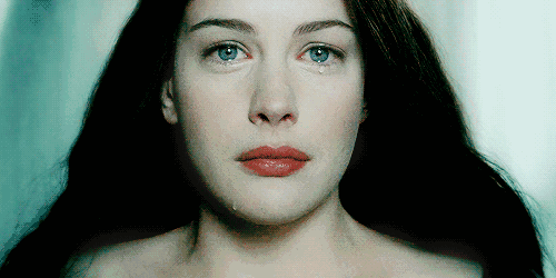 经典电影《指环王》精灵公主落泪GIF动态图，丽芙泰勒美到爆炸。清新唯美。