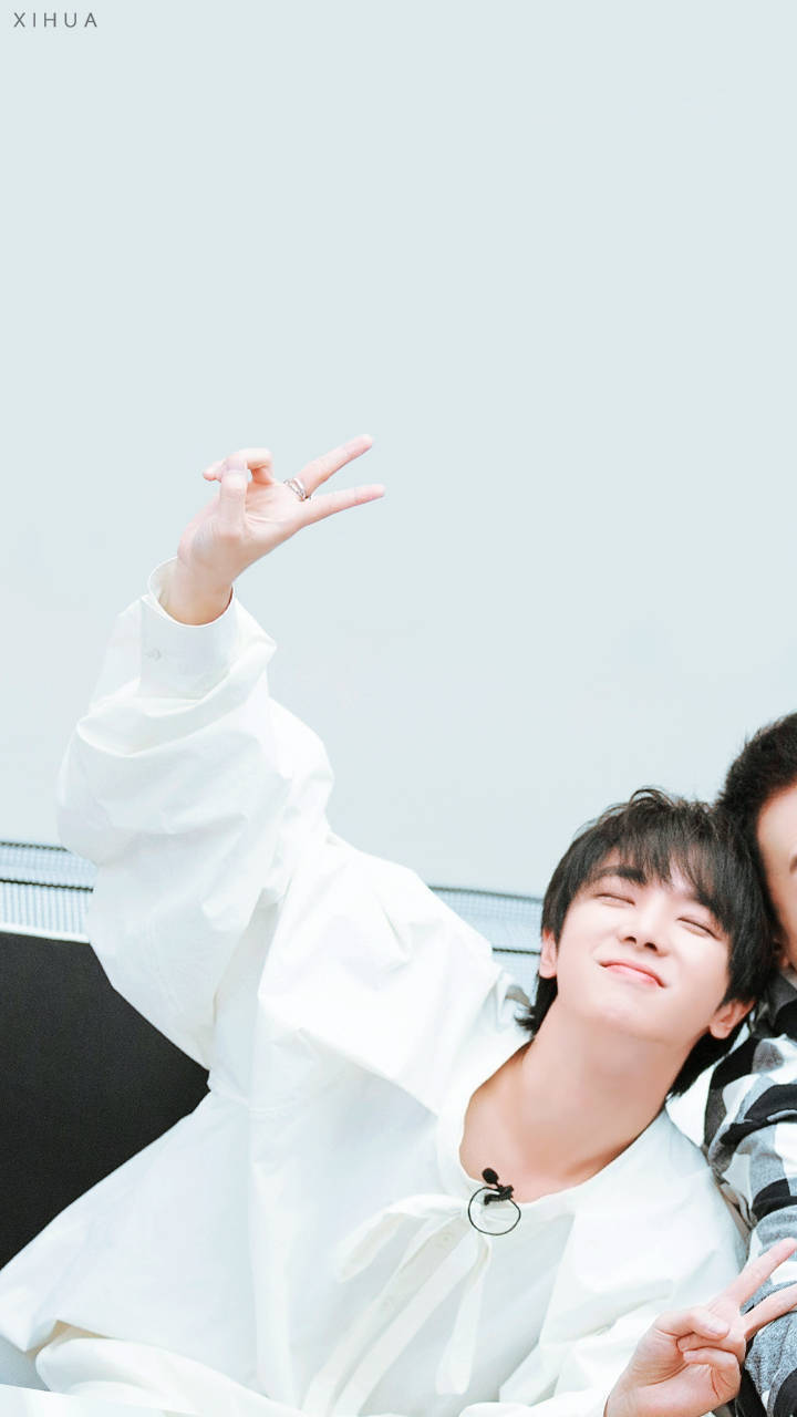 歌手 华晨宇 高清壁纸