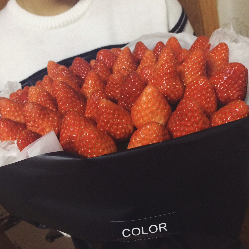 strawberry flowers.
Valentine’s Day。^