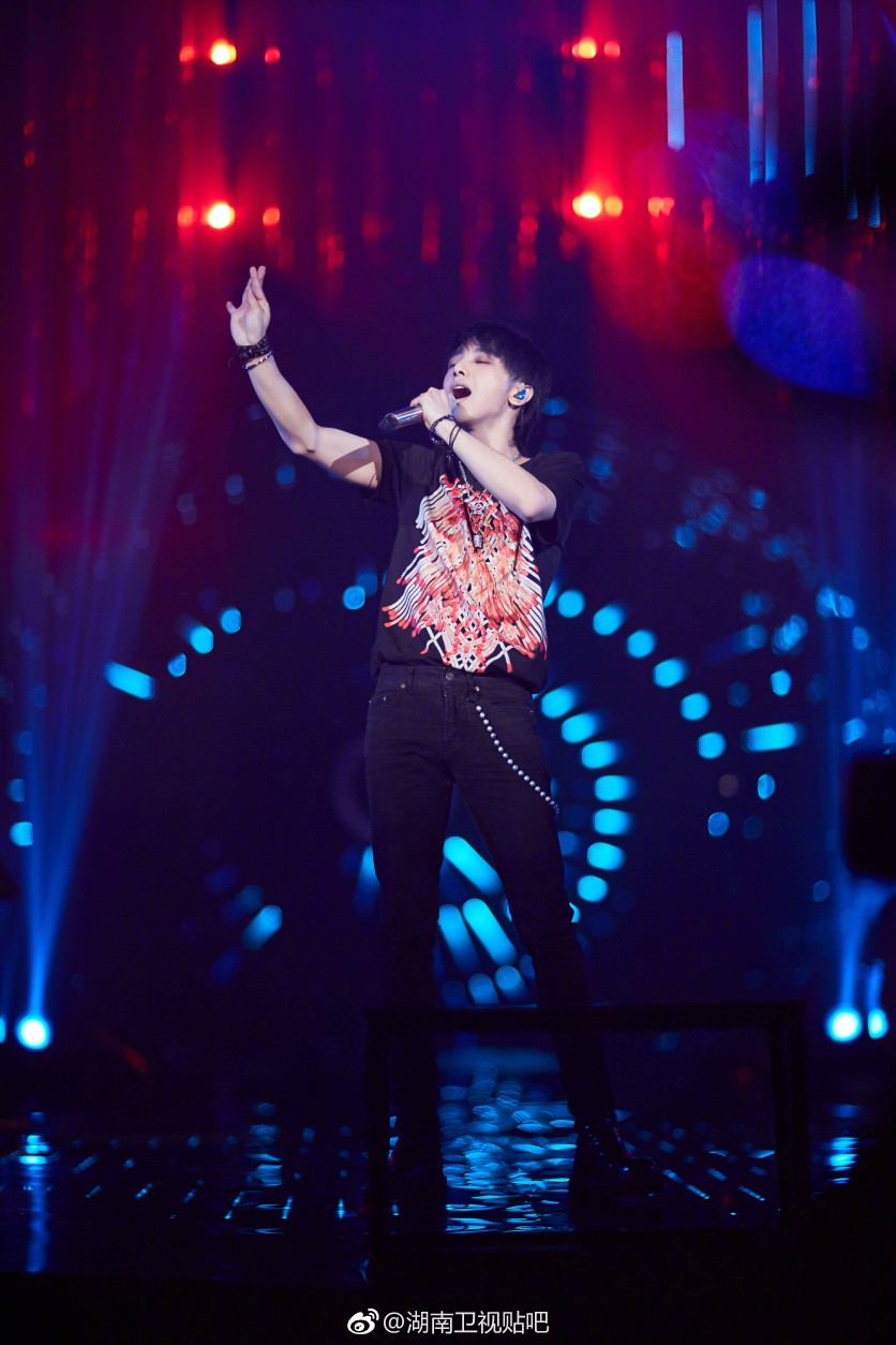 华晨宇 高清壁纸 歌手